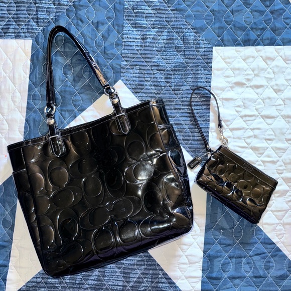 Coach Patent Tote with matching wristlet - Picture 1 of 7